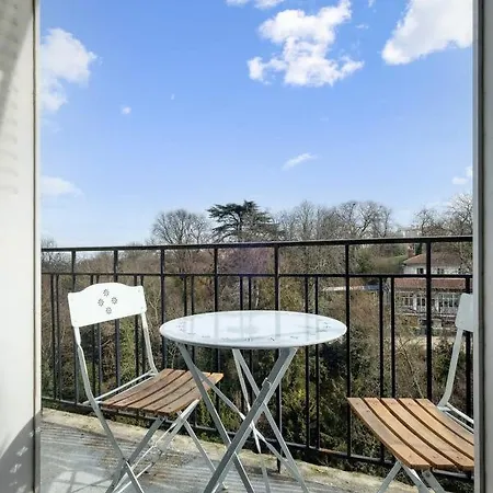 Charming Aprtment With Balcony - Buttes Chaumont Parigi